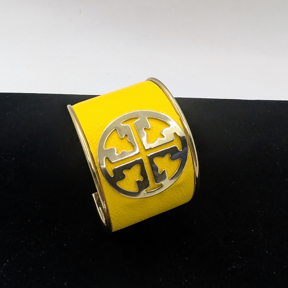 Unbranded Open Cuff Bracelet Gold Tone ToryStyle Logo Yellow Faux Leather READ